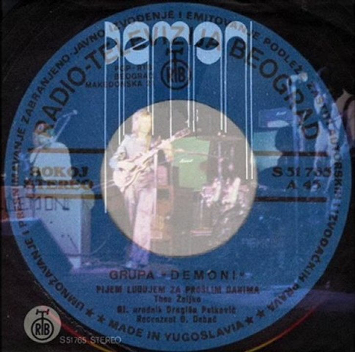 PI­JEM LUDU­JEM ZA PROŠLIM DAN­I­MA -​ DE­MONI (1977)
