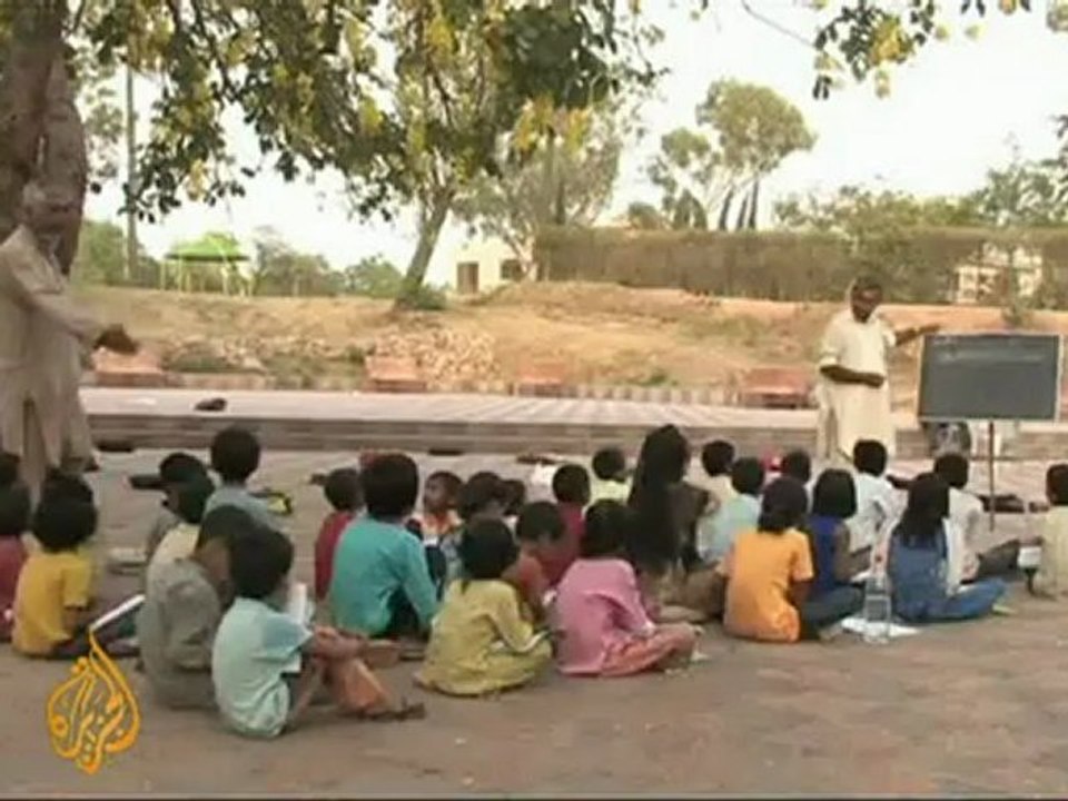 Charity schools for Pakistan's poor