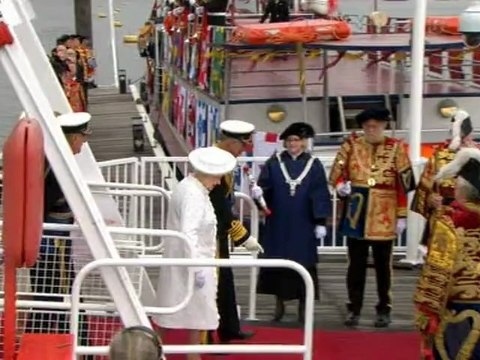 Queen arrives for Diamond Jubilee Pageant