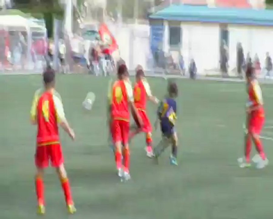 ETOILE CLARET MONTETY U11 - Tournoi Antibes La Fontonne 2012 - Match vs Juan les Pins (3-0) but de Joris