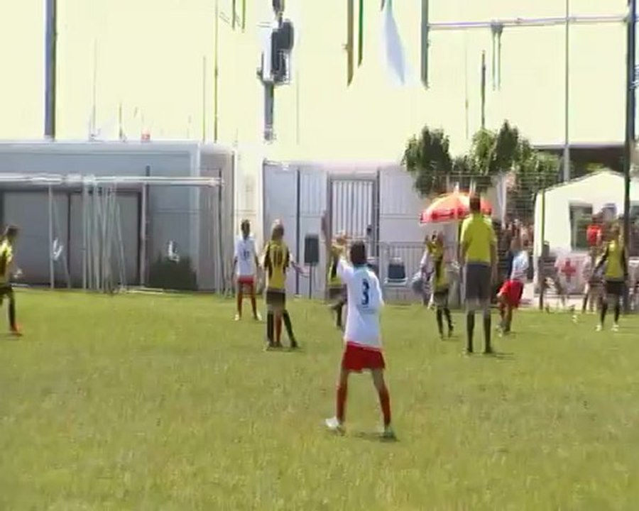 ETOILE CLARET MONTETY U11 - Tournoi Antibes La Fontonne 2012 - Match vs  SC Pulnay (2-1) but de Sean