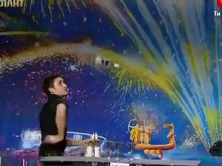 Μάλλον ο καλύτερος μπάρμαν που έχετε δει