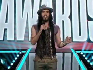 "Hunger Games" scoops up four MTV movie awards