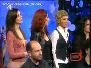 89  Ο Βασίλης Παπακωνσταντίνου σε λαικά τραγούδια μέρος Β