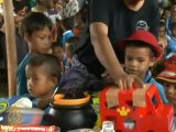 Myanmar refugees find hope in Thai garbage dump