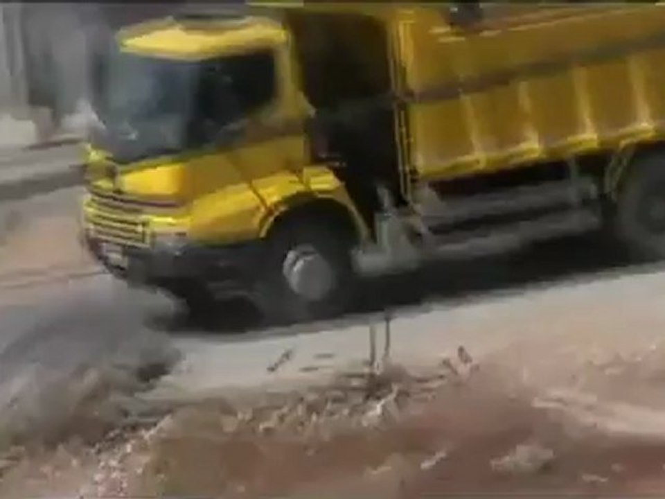 Syria فري برس حماة المحتلة دخول الدبابات الى منطقة حي الاربعين 10 6 2012 Hama