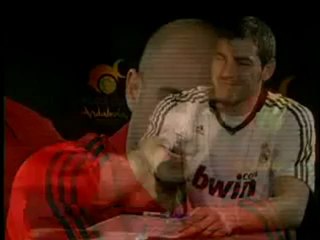 Reina enseña inglés a Iker Casillas