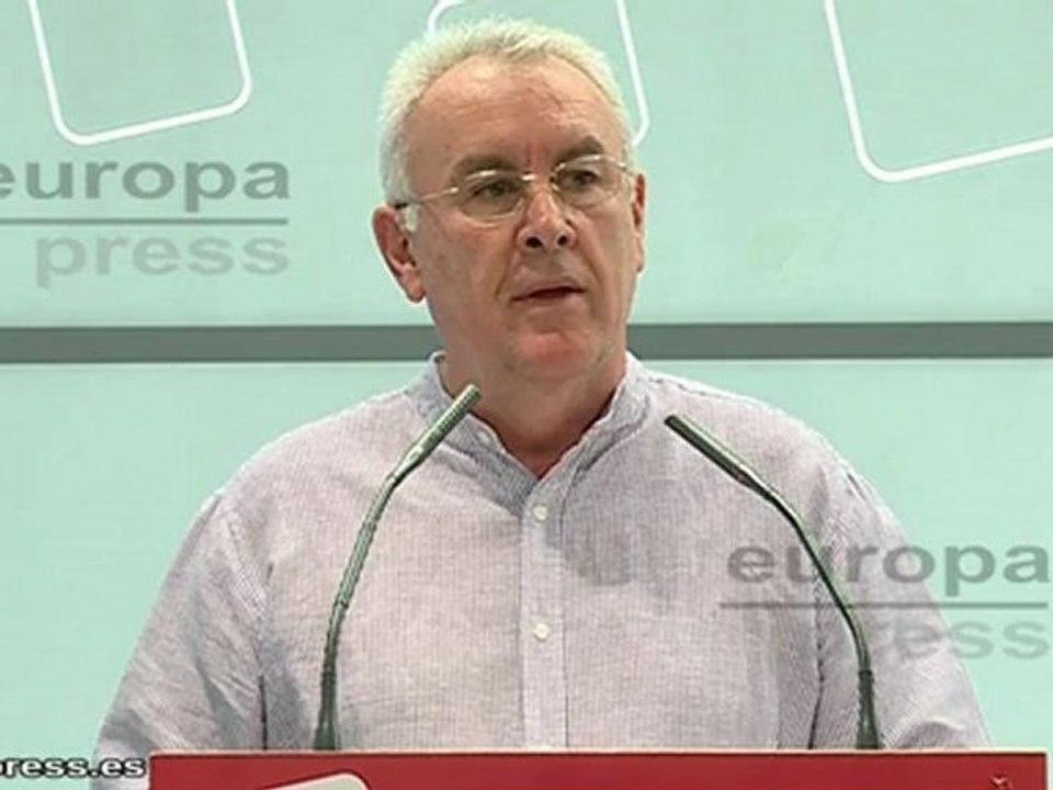 Lara (IU) reclama que la deuda la paguen los bancos