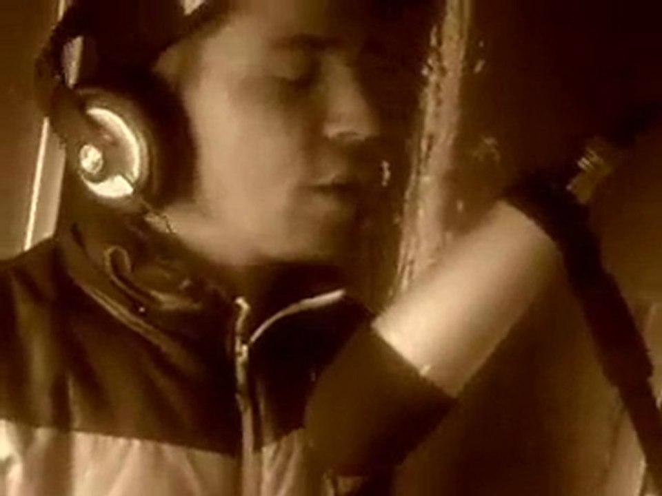MaSTeRMc - Gözlerinde Bir Tebessüm Ettim [ Official Video ] 2012 Yeni !!!