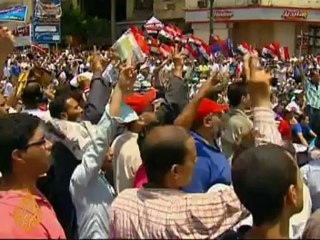 Egyptians push for 'total revolution'