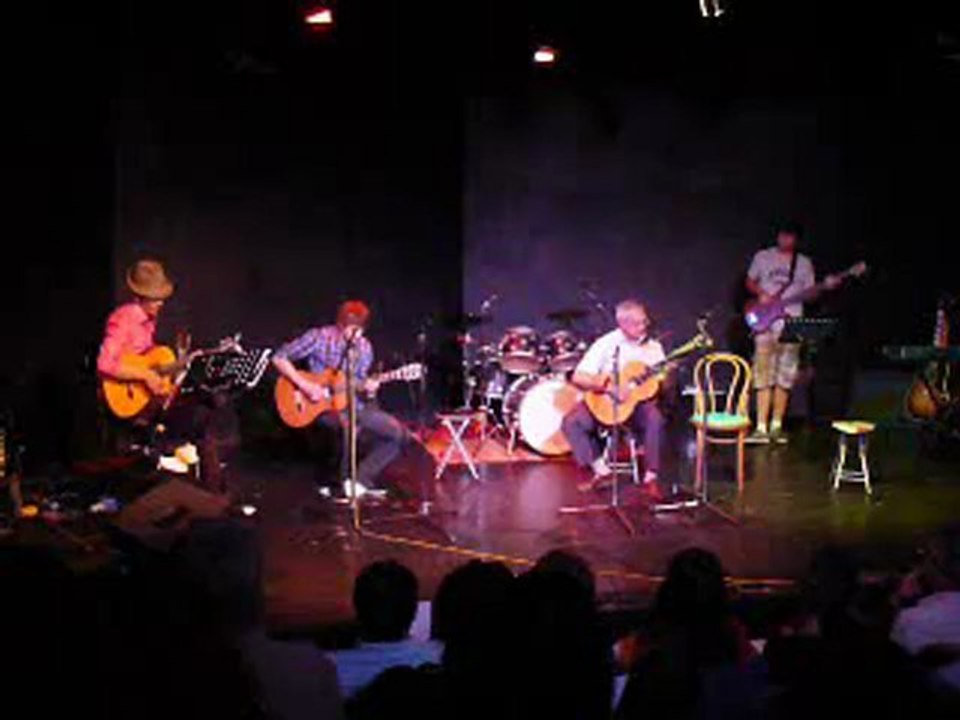 Extrait de la chanson "Champs Elysées"