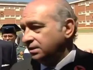 El ministro del Interior tacha de "mezquino" cuestionar el trabajo de la Guardia Civil