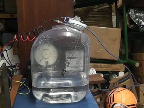 Caps above water on 200 Volts DC