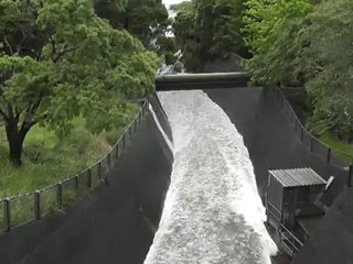 Lower Nihotupu dam overflows