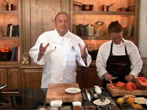 Alfons Schuhbeck kocht Kürbissuppe mit roten Bohnen auf 321kochen.tv