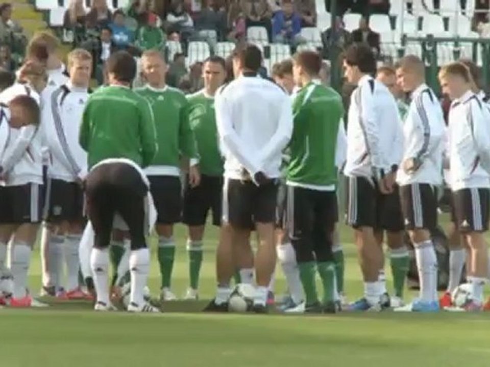 Riesen Ansturm bei erstem Training der DFB-Jungs