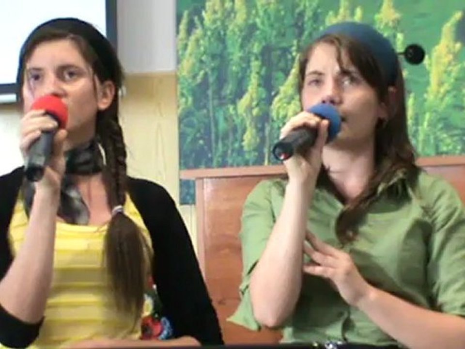 ESTERA & DEBORA TURCU (Ochii D-lui...)