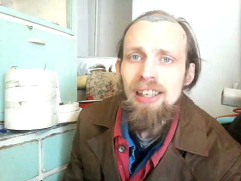 Bartos Cs. István: Minden táplálékká tehető (villanykörteevés), 2012. április