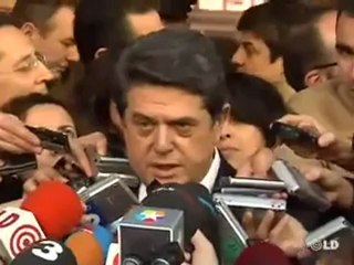 Miguel A. Aguilar intenta impedir que pregunten a Zapatero sobre la cacería