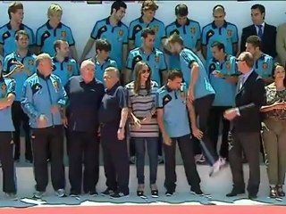 Selección española se hace la foto oficial y emprende viaje a Polonia