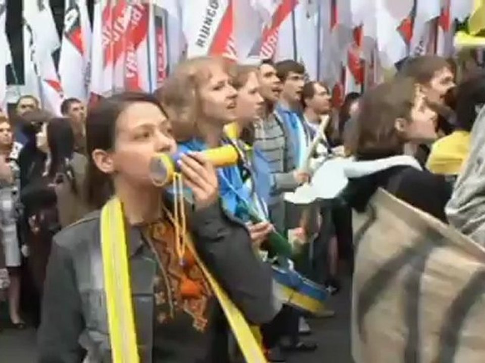 euronewsru - Украина закон о языках принят в первом чтении [H.264 360p]