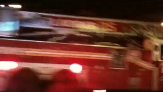 FDNY echelle  SUR Broadway  ( Manhattan )