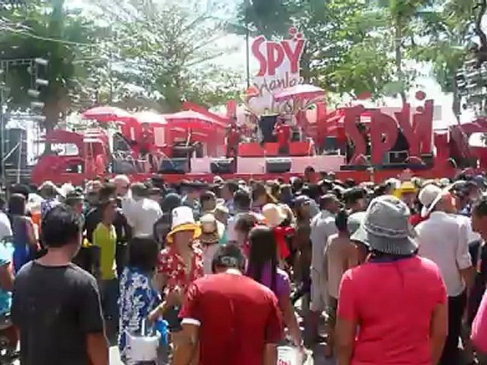 Songkran beachroad 1