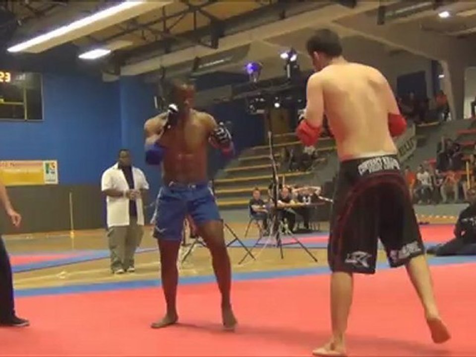 Tournoi de Kempo Fight à Vernon avec Fabrice Friboulet à l'arbitrage.