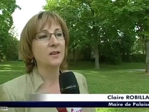 François LAMY cède la place à Claire ROBILLARD (Palaiseau)