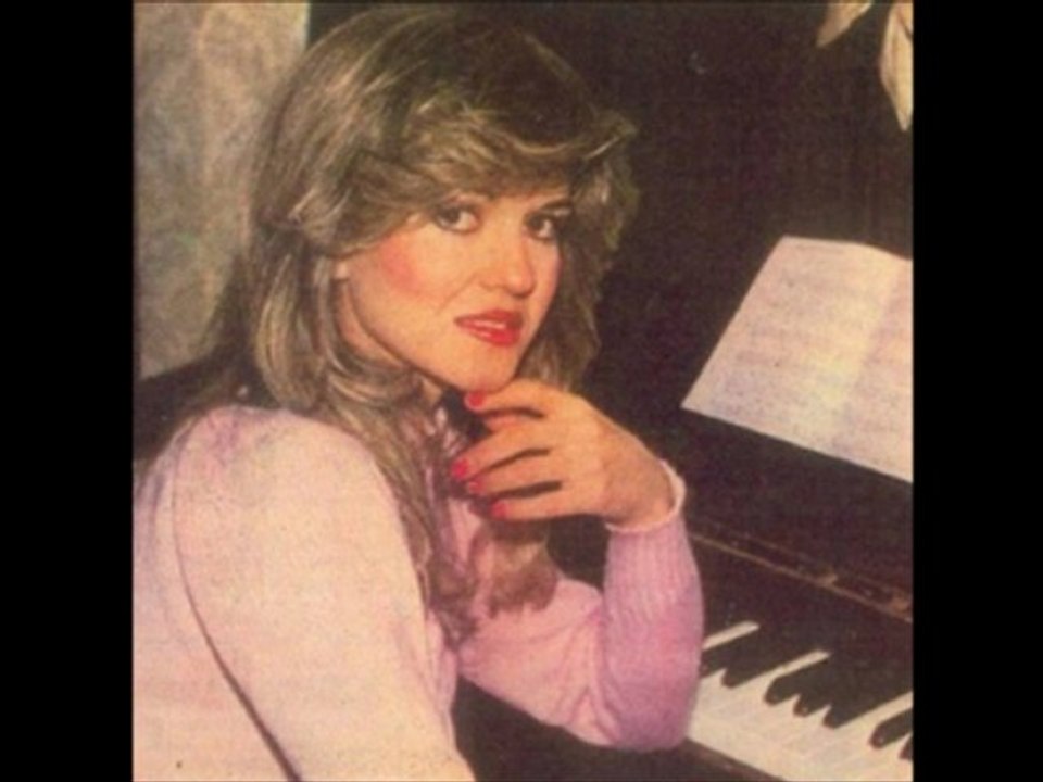 Gülden Karaböcek-Ayrılık Kolyesi