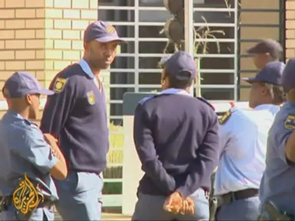 South Africa sends troops to help strike-hit ho...