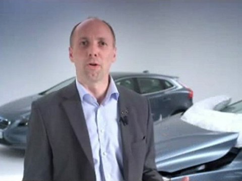 Volvo V40 обеспечит пешеходов подушками безопасности