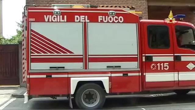 Bondeno (FE) - Terremoto - Demolizione ciminiera (01.06.12)