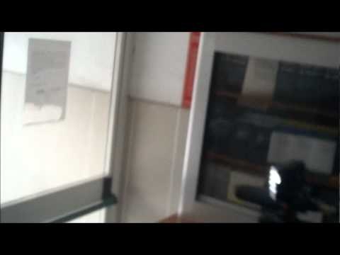 Aversa - Striscia al tribunale, l'uscita di emergenza (02.06.12)