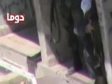 Syria فري برس  ريف دمشق عناصر الأمن والشبيحة تقوم با طلاق الرصاص دوما 3 6 2012 Damascus