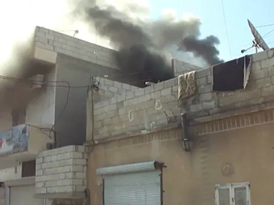 Syria فري برس حماه المحتلة مورك احد المنازل التي حرقت نتيجة القصف على المدينة 3 6 2012 Hama