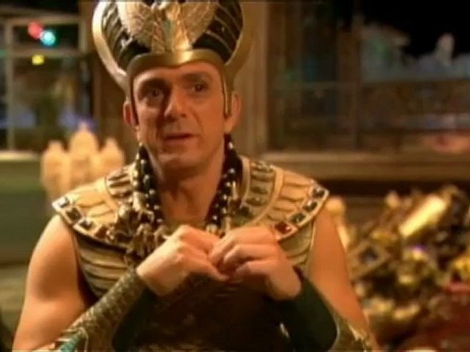 Hank Azaria on his role as Kah Mun Rah