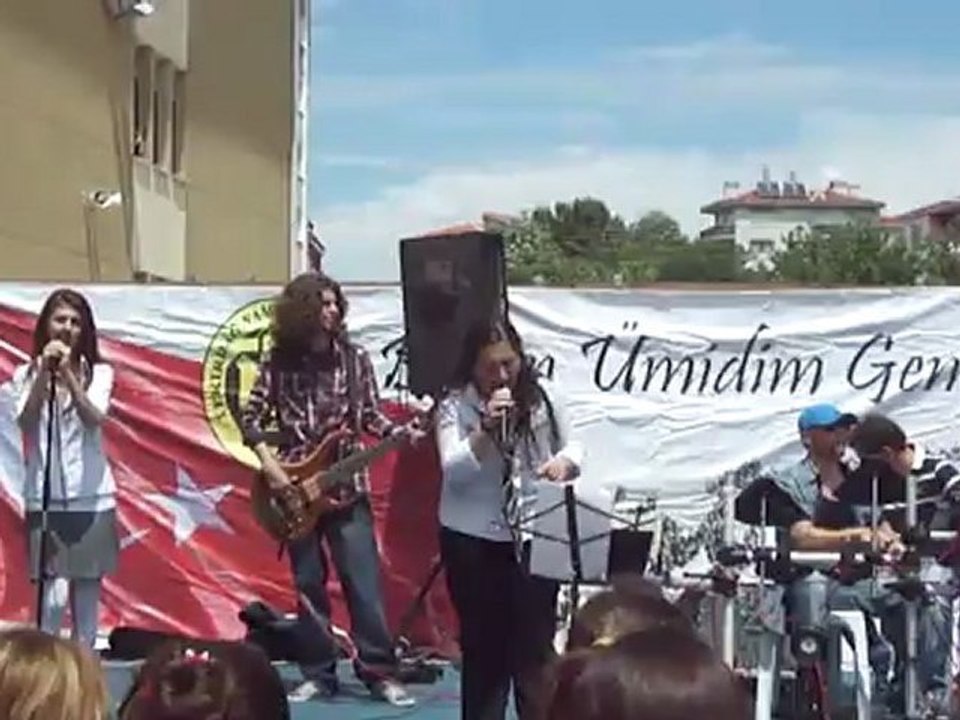 Tekirdağ Namık Kemal Lisesi Grup KURAK konseri 2012