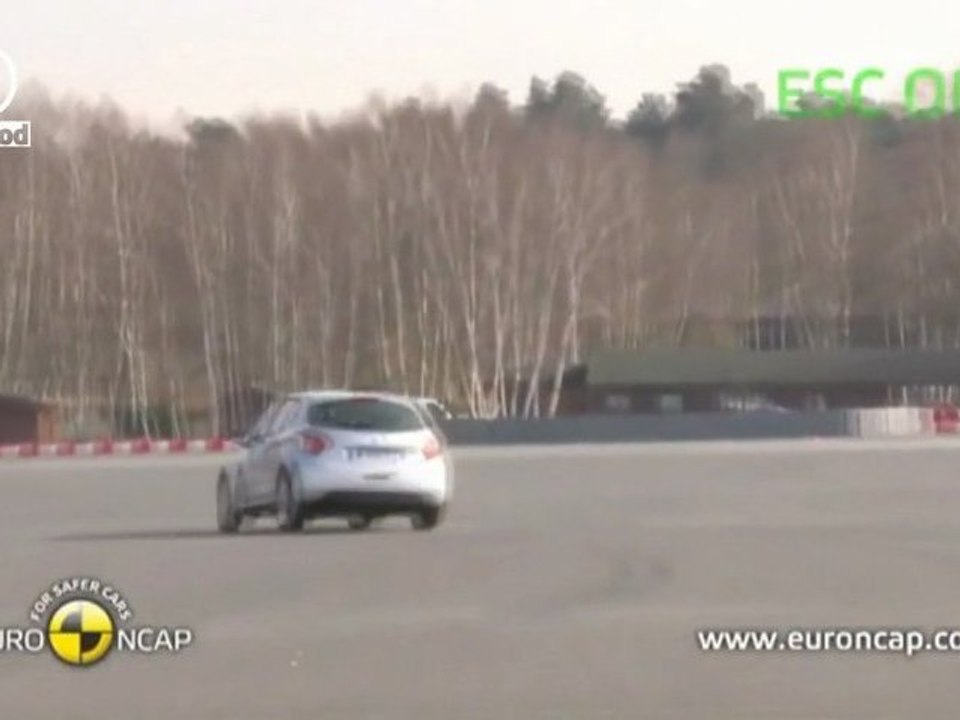 Test ESP EuroNCAP Peugeot 208