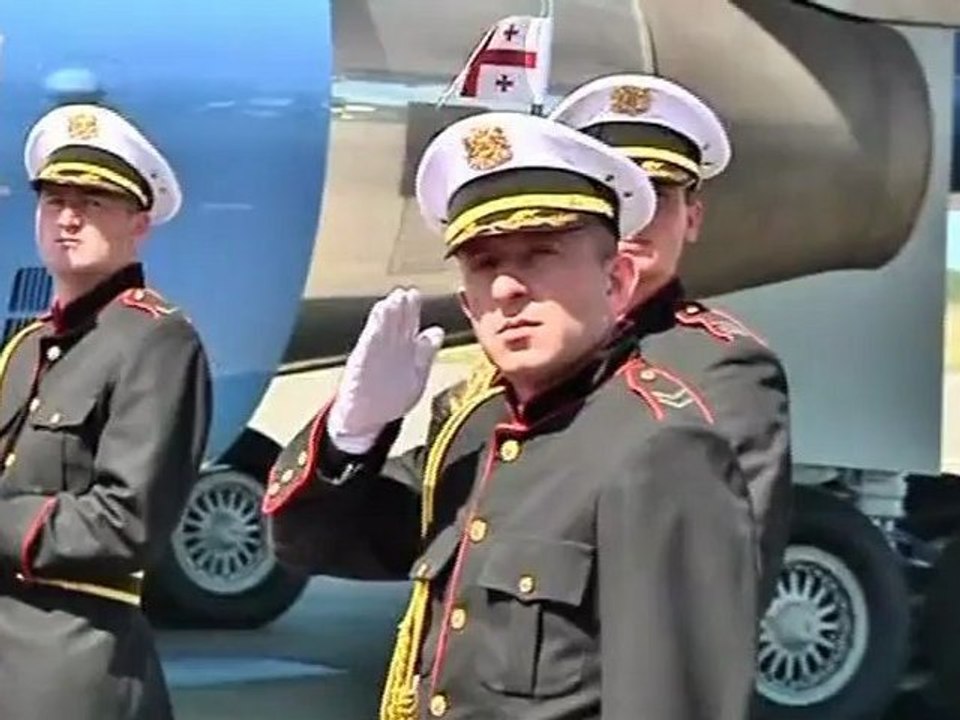 Clinton departs Georgia on Caucasus tour