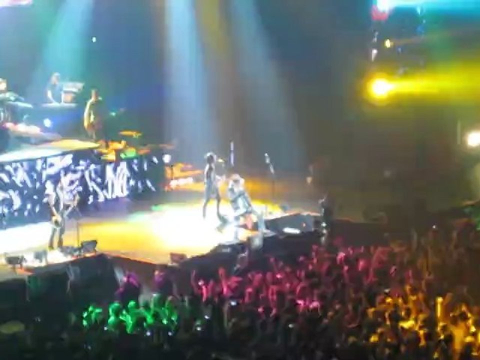 GUNS 'N ROSES - POPB - 5/6/2012 - PARADISE CITY