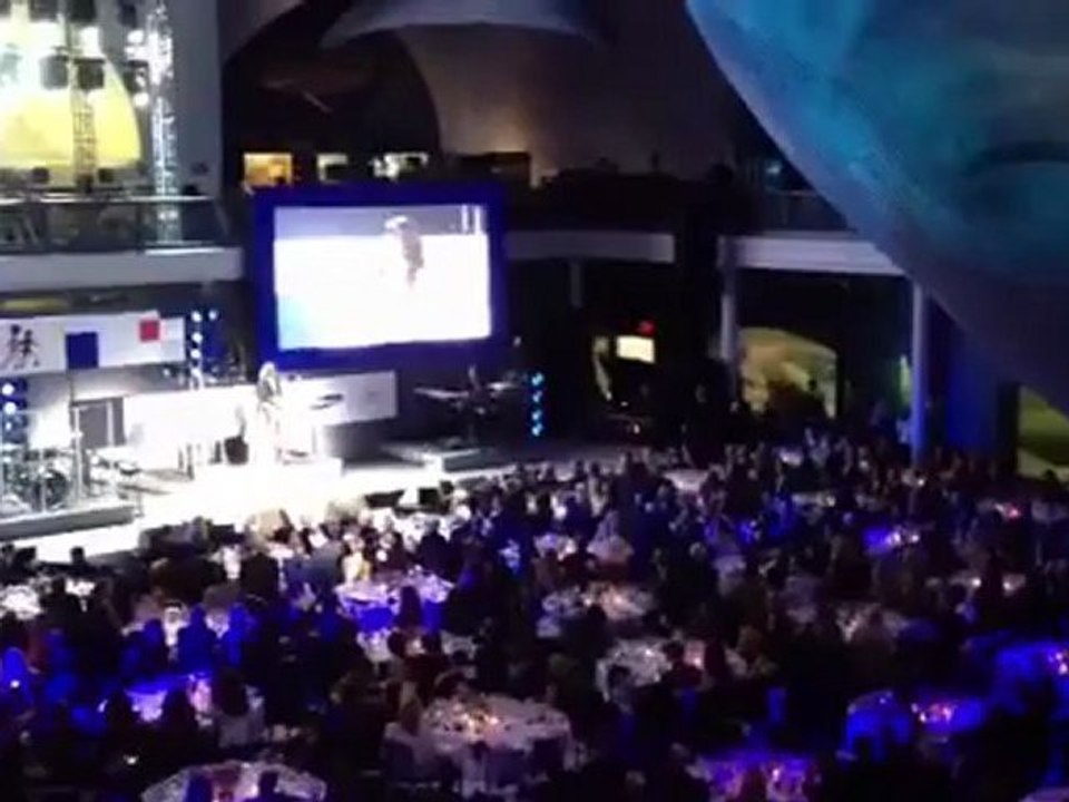 Jennifer Hudson - Hallelujah @ Samsung's Hope for Children 2012