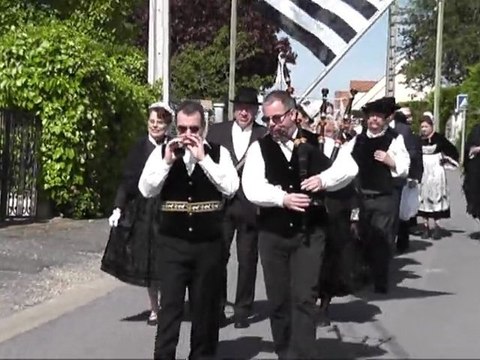 SAINT JEAN LES DEUX JUMEAUX avec nos amis de BREIZ 77 - MAI 2012