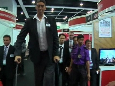 World's tallest man stops growing