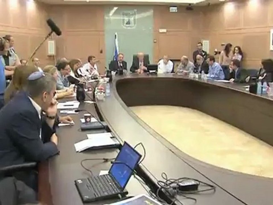 Jewish settlers protest eviction plan