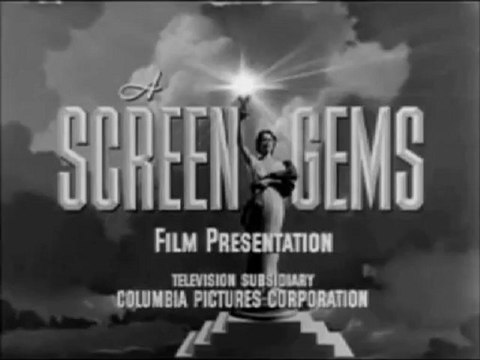 Como quiero ver a Los Tres Chiflados... antes vemos en full screen el logo de SCREEN GEMS