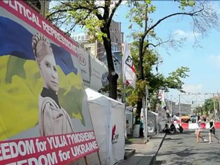 Tymoshenko's supporters man tent camp near Kiev's Euro fan zone