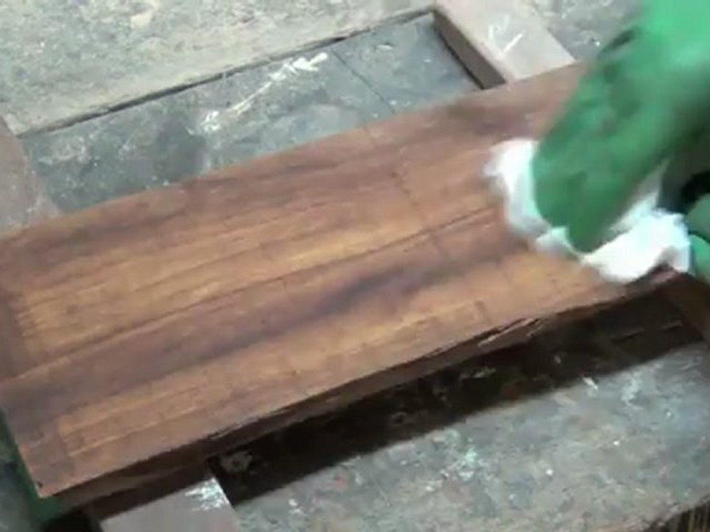 Comment dégraisser un bois exotique neuf - Vidéo Dailymotion