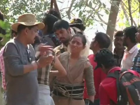 Sonalee Kulkarni s Adventurous Stunts In Ajintha