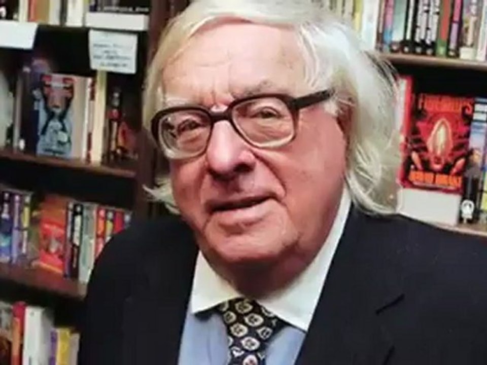 Miley Cyrus Engaged To Liam Hemsworth